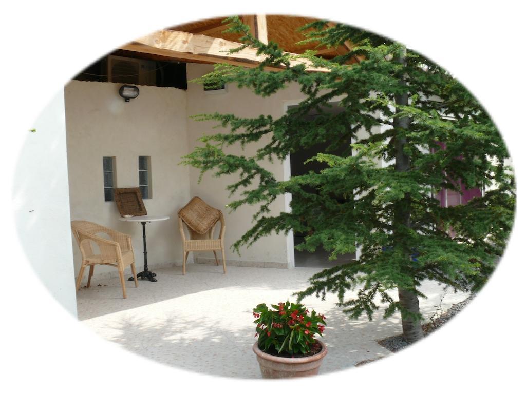 Auberge De La Couronne Lablachere Luaran gambar