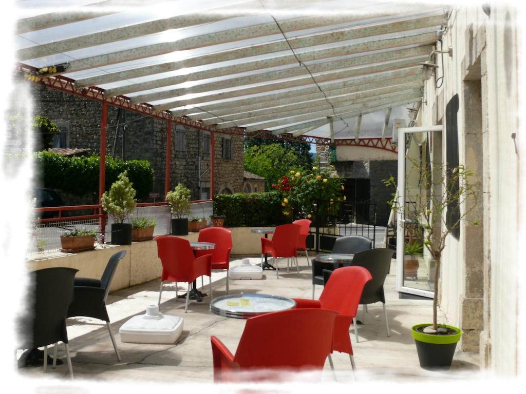 Auberge De La Couronne Lablachere Luaran gambar