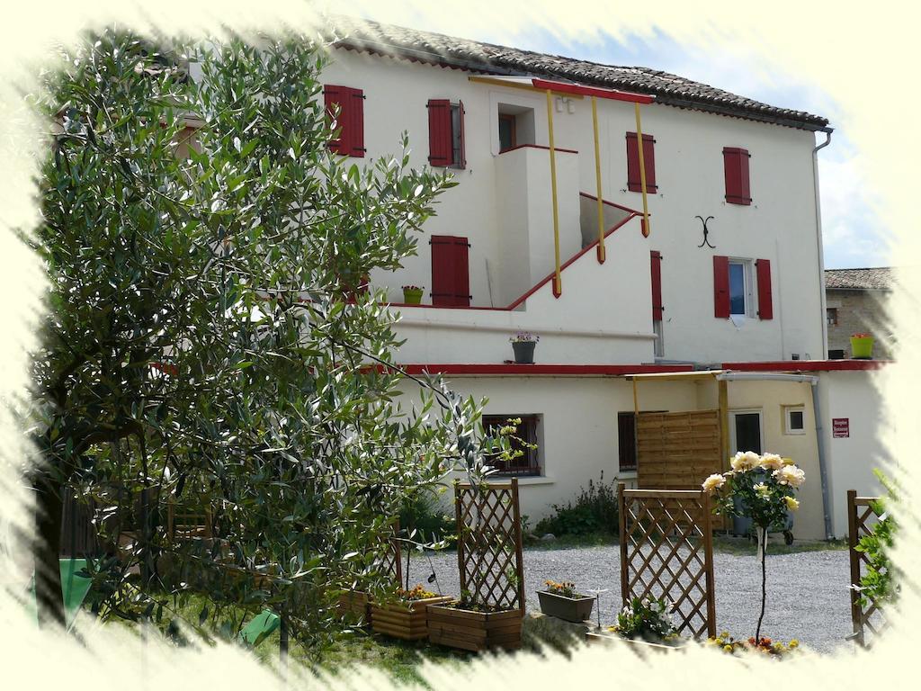 Auberge De La Couronne Lablachere Luaran gambar